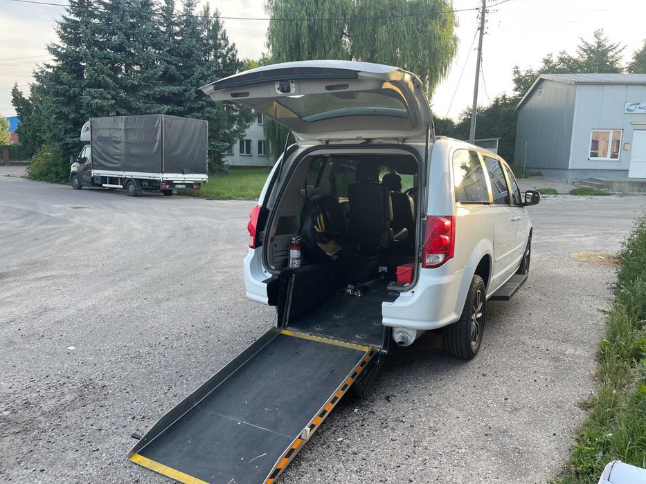 Dodge Grand Caravan dla Osób niepełnosprawnych vat23% . Zamiana