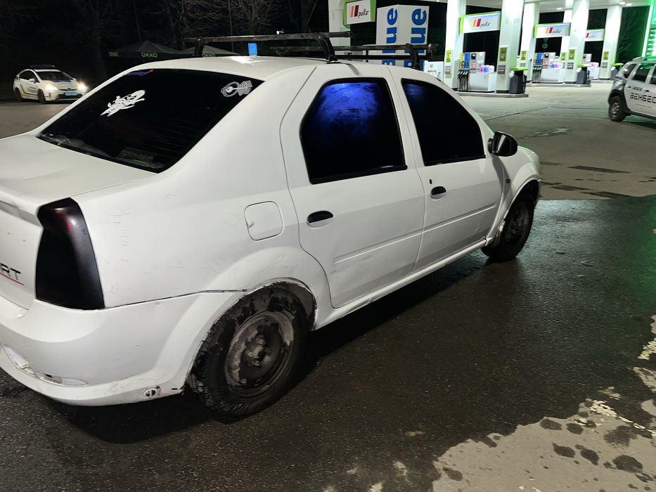 Логан 2011 год газ бензин