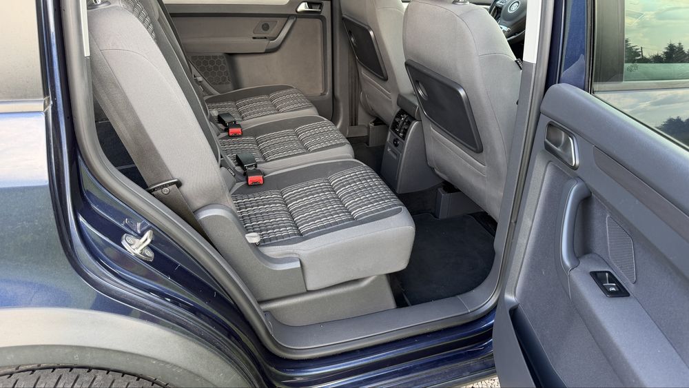 Volkswagen Crosstouran ledy webasto bixenon panorama 7 osobowy zamiana