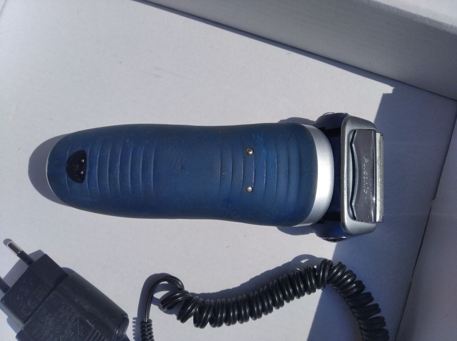 Продам бритву  Braun.