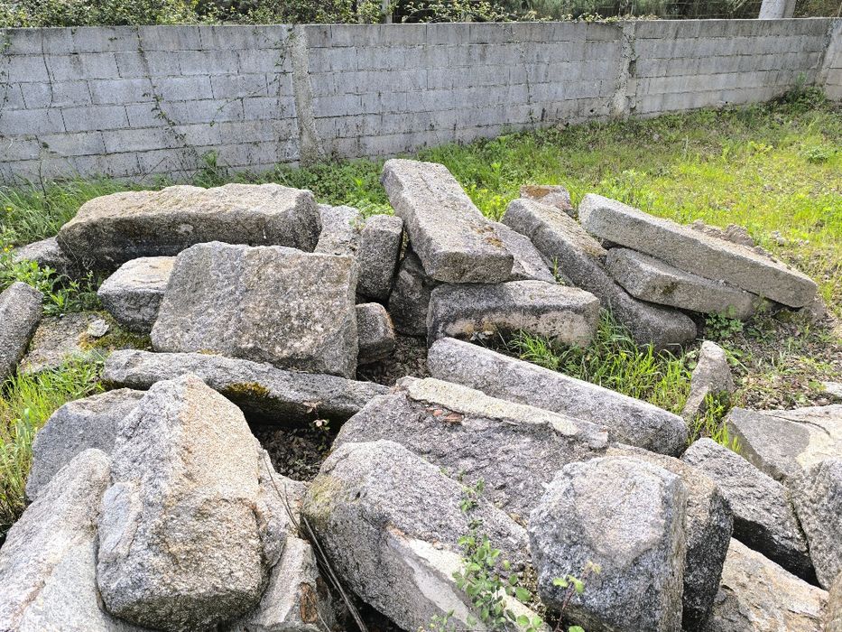 Vende-se Pedra de Granito