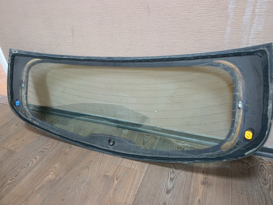 Скло заднє NISSAN Qashqai 2008р