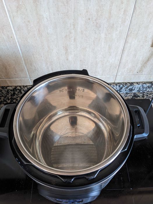 Panela de Pressão Multiusos Instant Pot  como nova