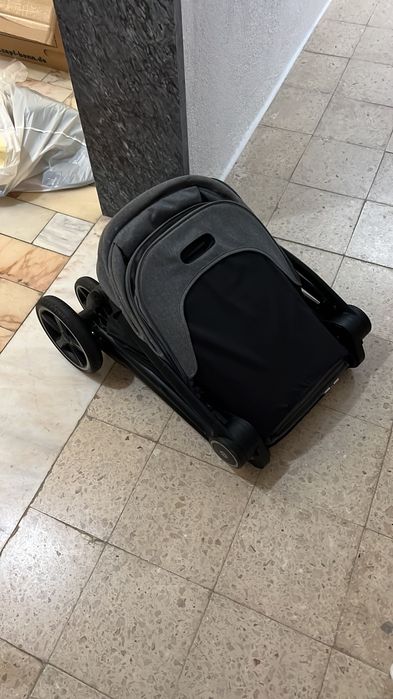 Carrinho de bebé tua tuc.