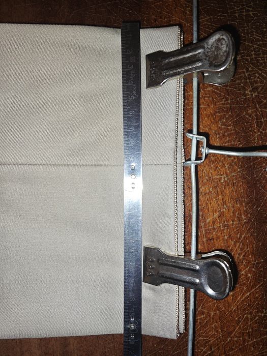 Продам бєжевий костюм