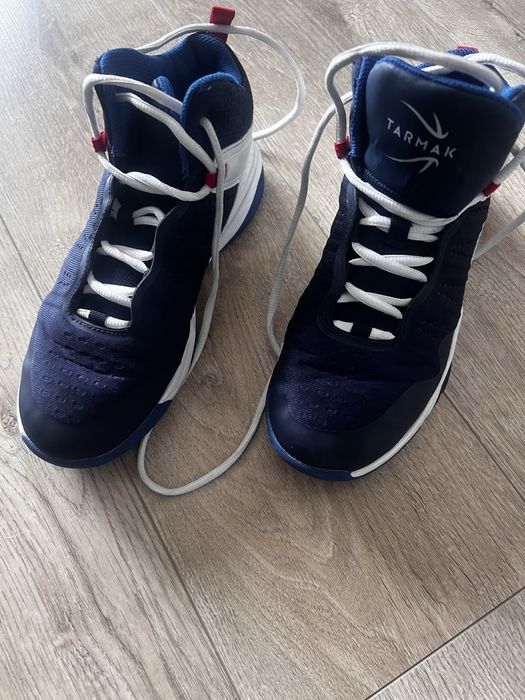 Sprzedam buty do koszykówki Tarmak rozmiar 38 długość wkładki 24,5 cm