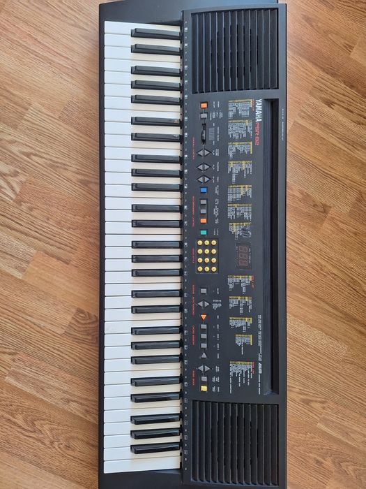 Продам синтезатор Yamaha PSR-82