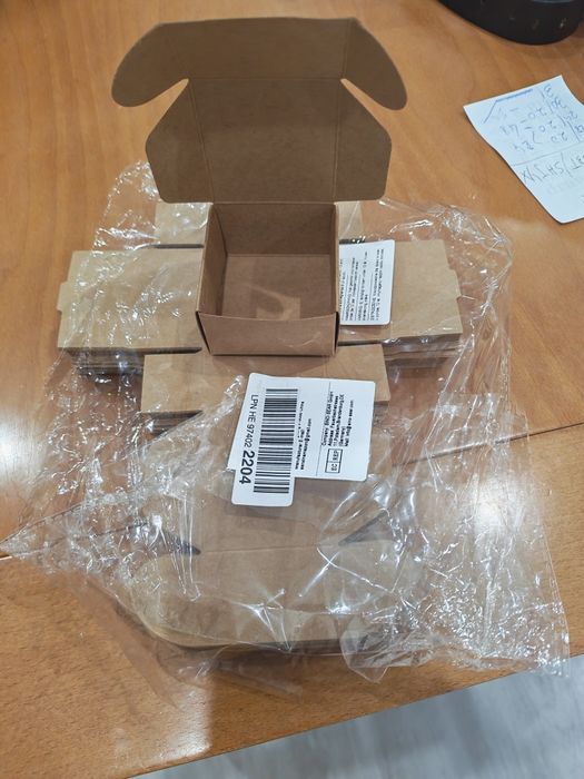 Pequena caixa de cartão