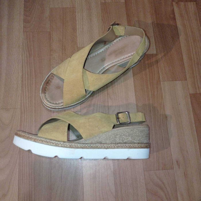 Босоножки р. 40-41 кожаные