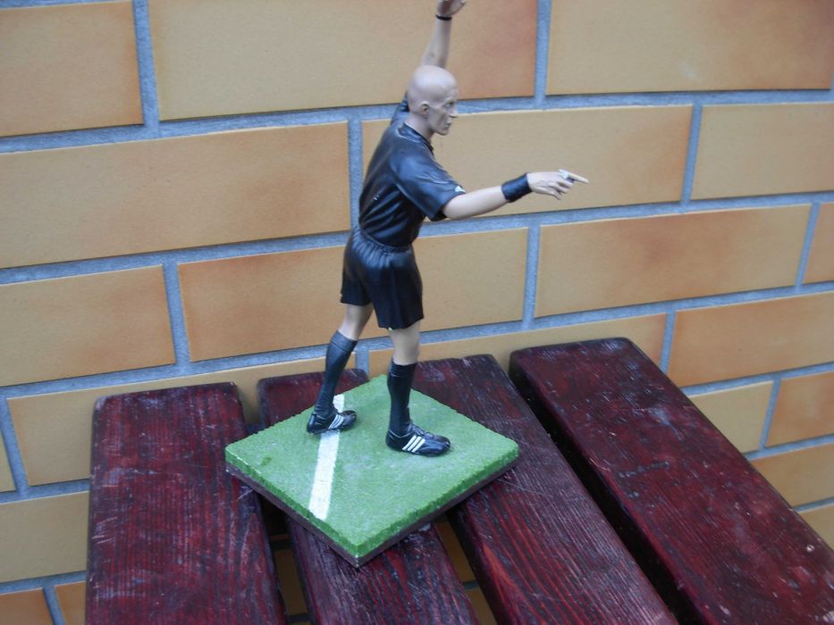 Figura w limitowanej edycji -Pierluigi Collina włoski sędzia piłkarski