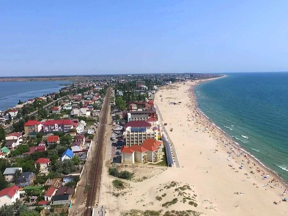 Продам участок в 1 линии моря. Затока.