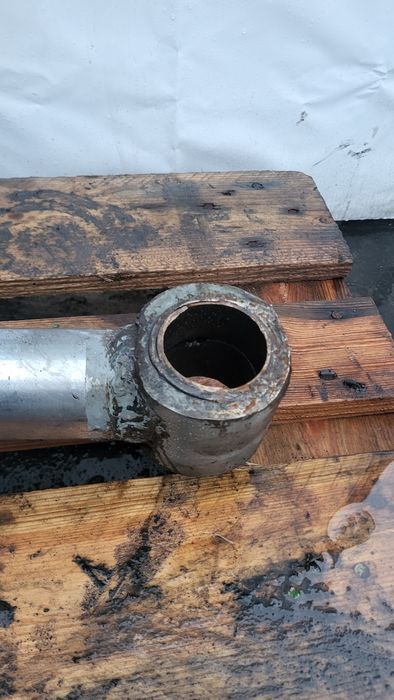 Siłownik  poziomowania łyżki  merlo P34.7