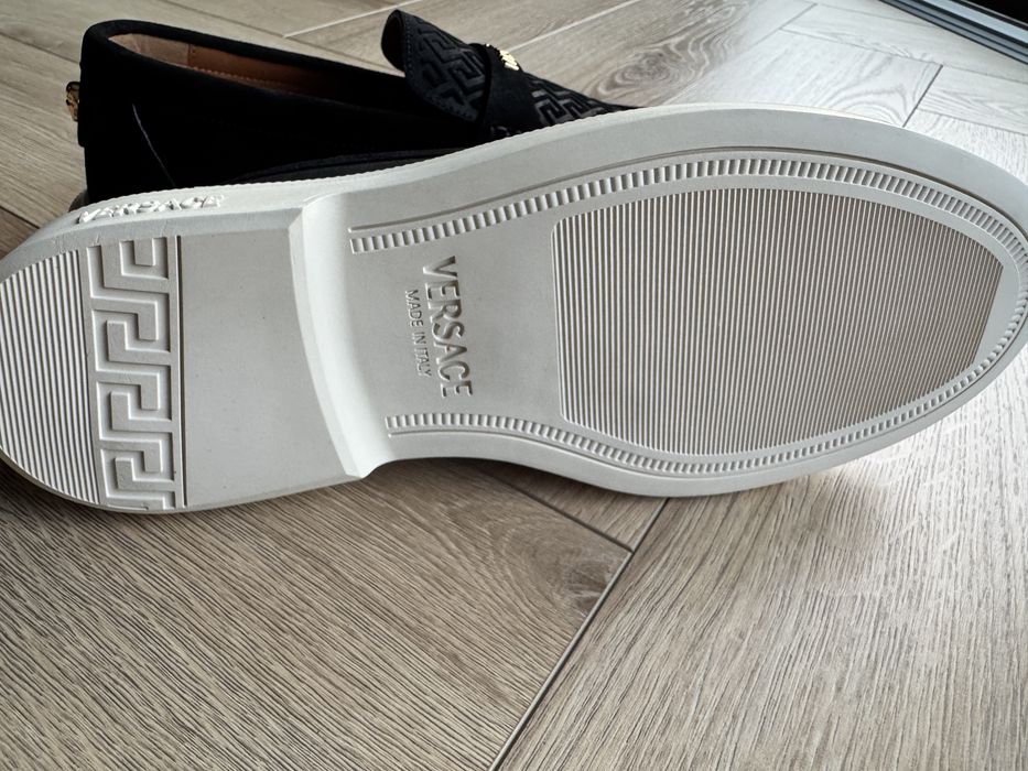 Buty Versace rozmiar 42 kolor czarny mokasyny loafers