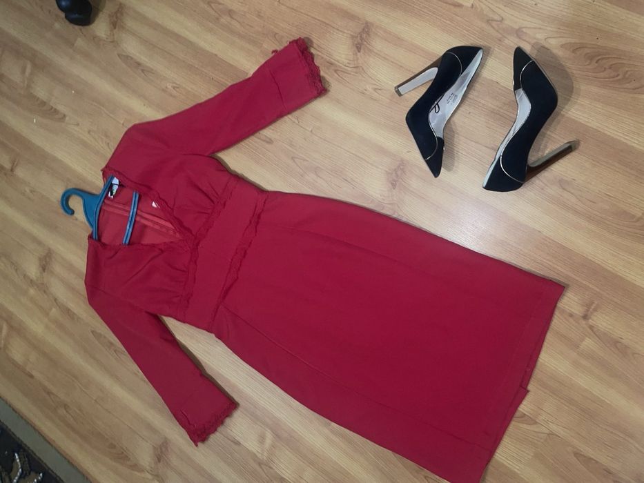 Сукні, плаття різного фасонних С,М