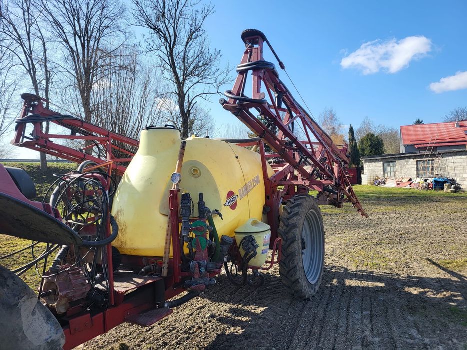 Opryskiwacz Hardi Ranger 2500 litrow 21 metrow
