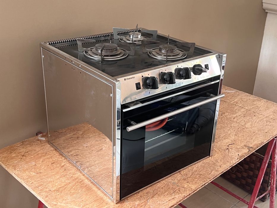 NOVO - Campismo, autocaravana, fogão a gás com forno da Dometic