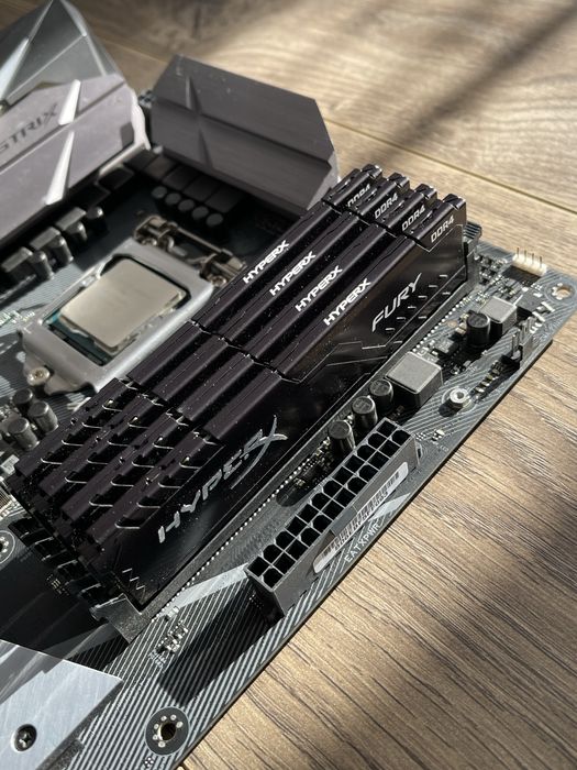 I7 9700K + Rog Strix Z370 F-Gaming + 64GB DDR4