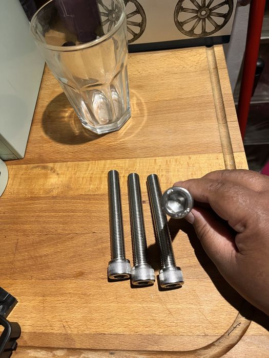 parafuso de cabeça cilíndrica com sextavado interno