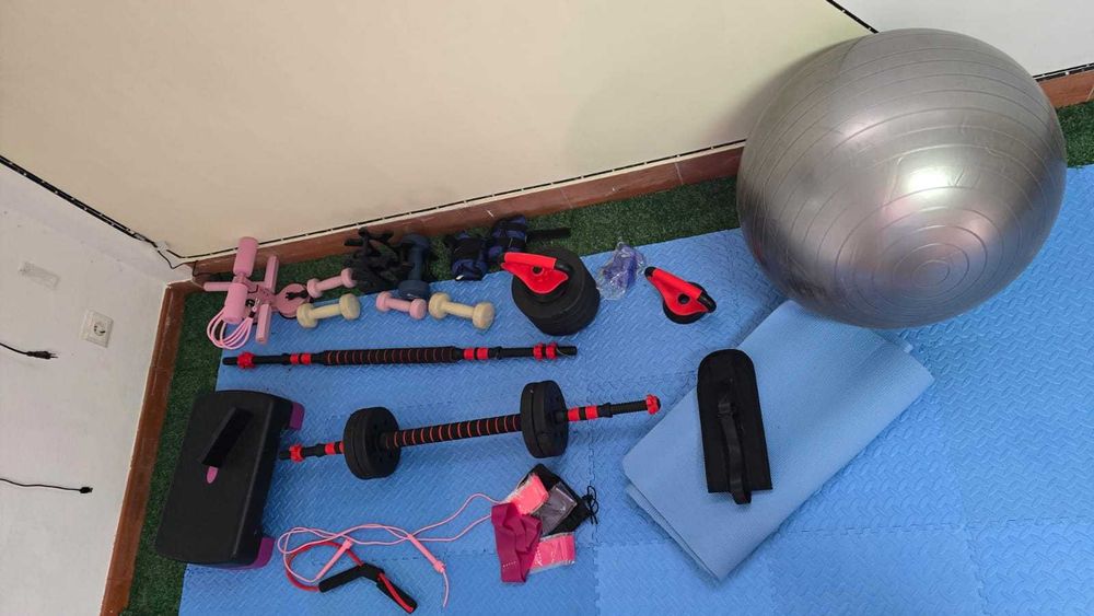 Conjunto de Ginásio com Aparelho de Escalada