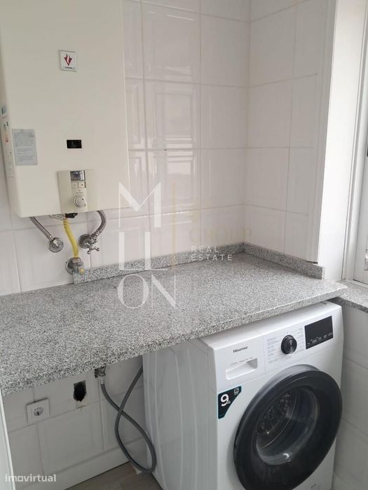 Apartamento T1+1 Renovado com Varanda e Garagem em Oliveira do Douro