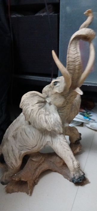 Biblos e Decorações