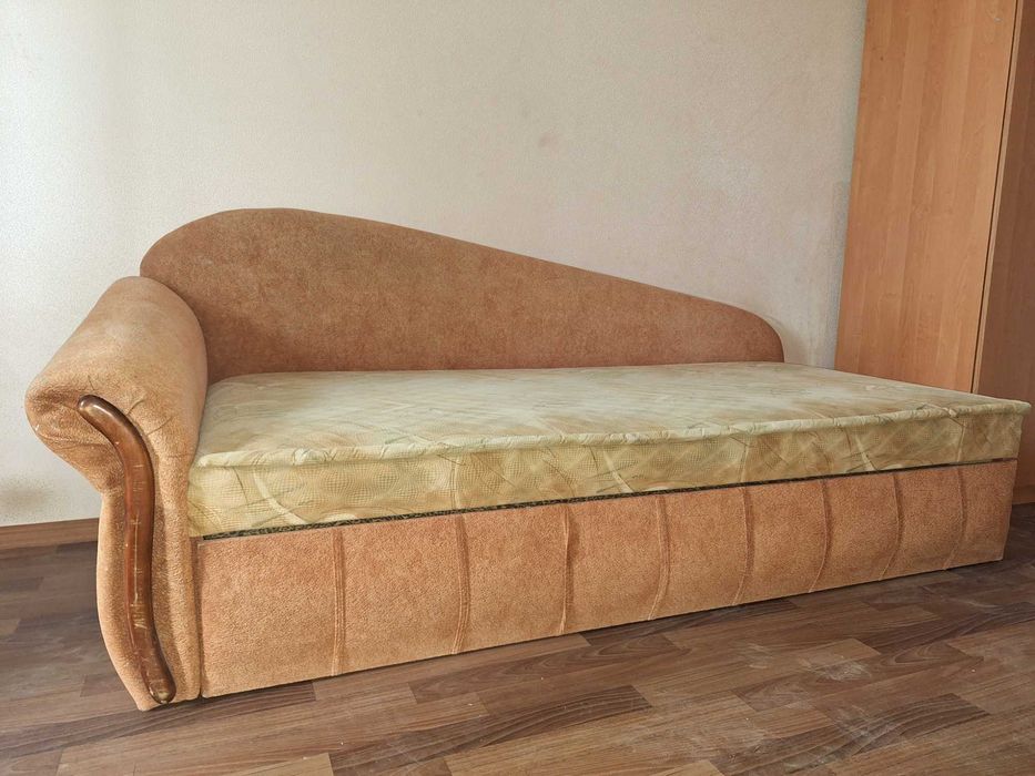 Продам диван б/у