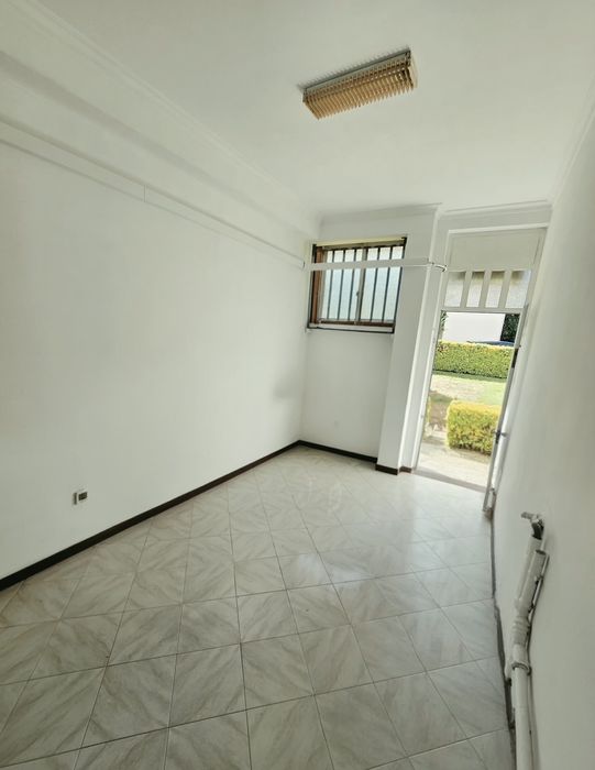 Gabinete de 12m² em Ermesinde | Entrada Direta da Rua | Despesas Incluídas (275€)