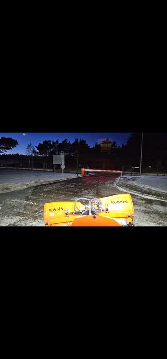 Odśnieżanie Usluga mini traktorem