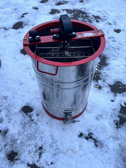 Медогонка на 2 рамки майже нова