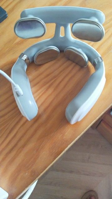 Массажер для шиї мікротоковий