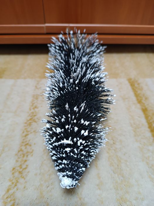 Сувенир декоративная новогодняя елка заснеженная зеленая 29 см