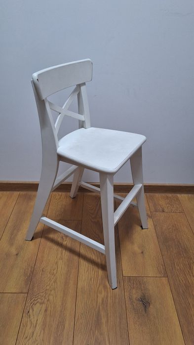 Krzesełko drewniane dla dziecka