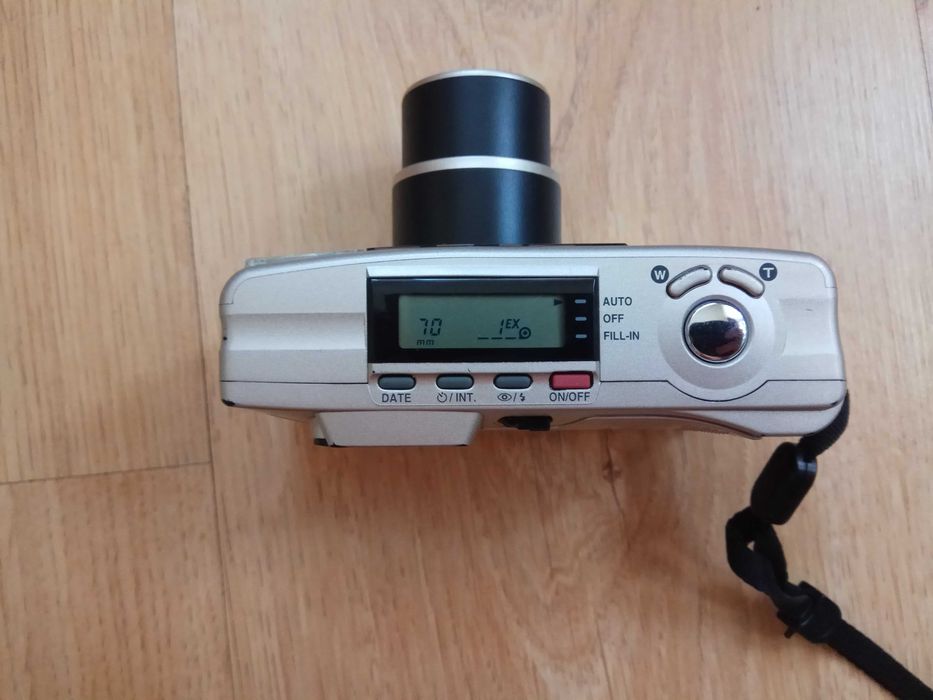Гарний плівковий фотоаппарат Samsung Vega 70 D  все працює