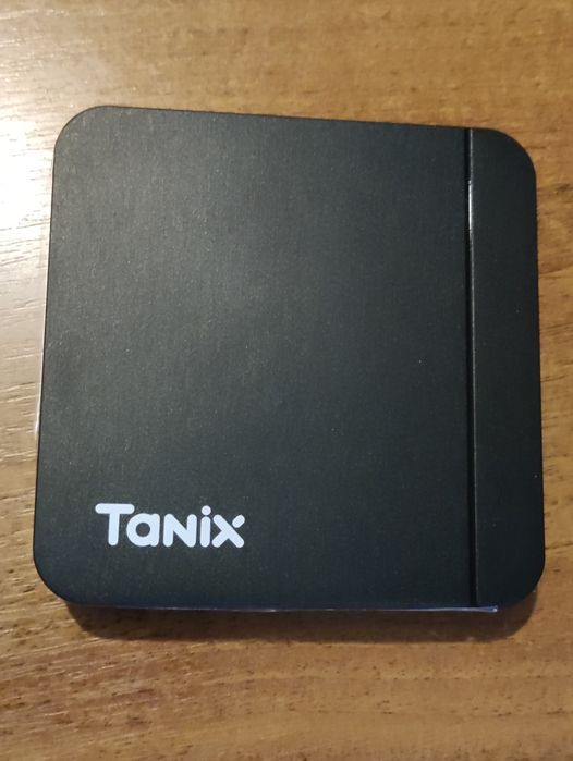 Новий Андроїд ТВ бокс Tanix W2 4/32gb