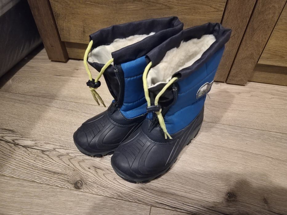 Buty dziecięce rozmiar 29 zw świecącą podeszwą