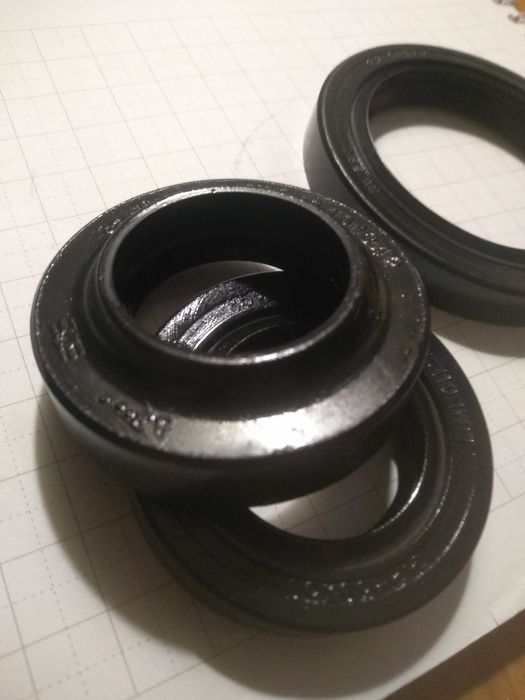 Сальник, манжета армированная