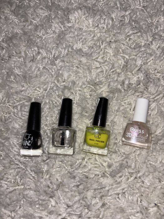 Лаки для  нігтів
