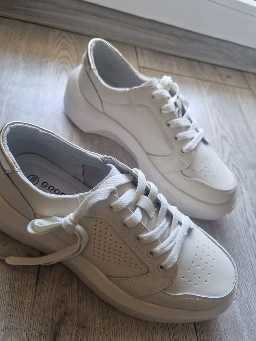 Biale adidasy skóra 40