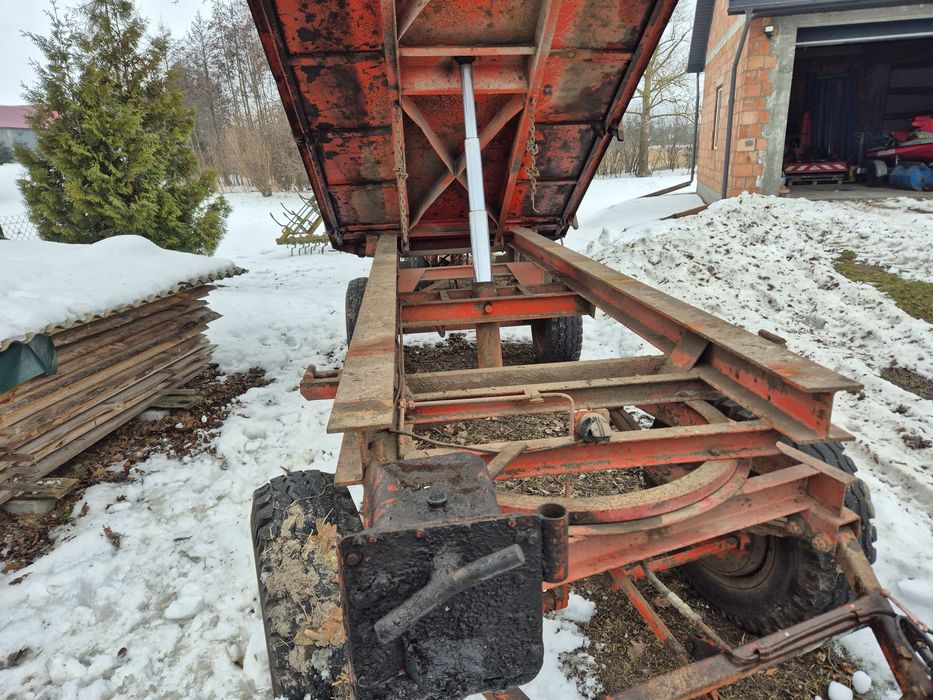 Przyczepa, trzystronny wywrot