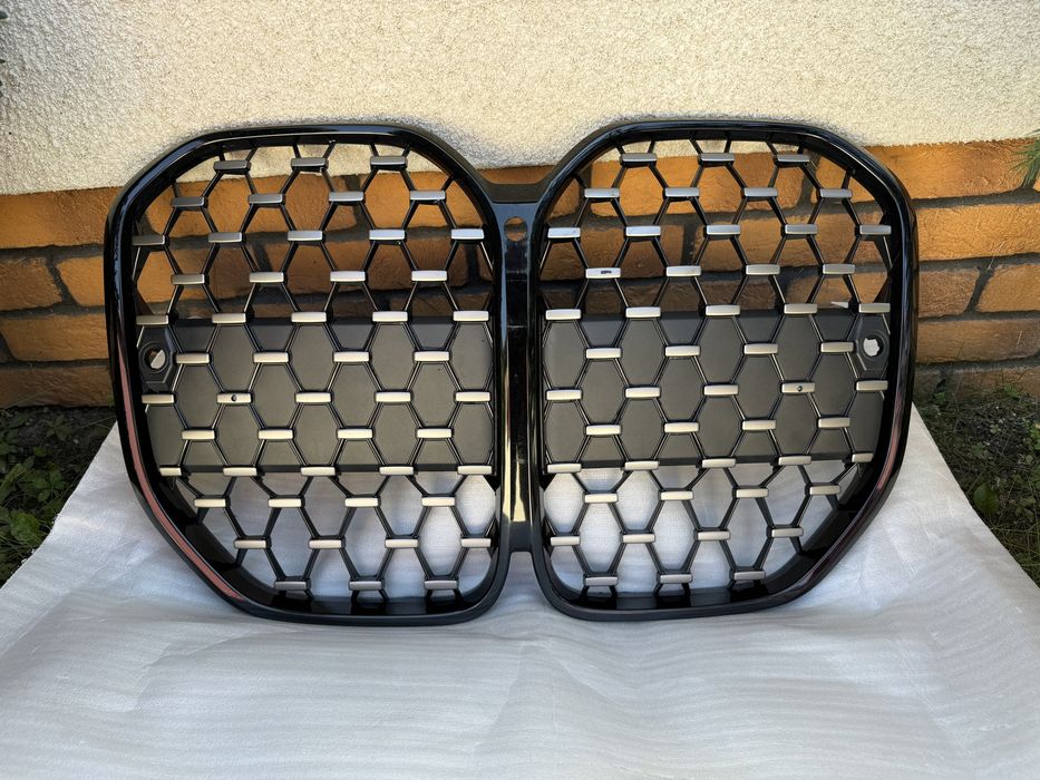 решітка ніздрі в передній бампер bmw G серії