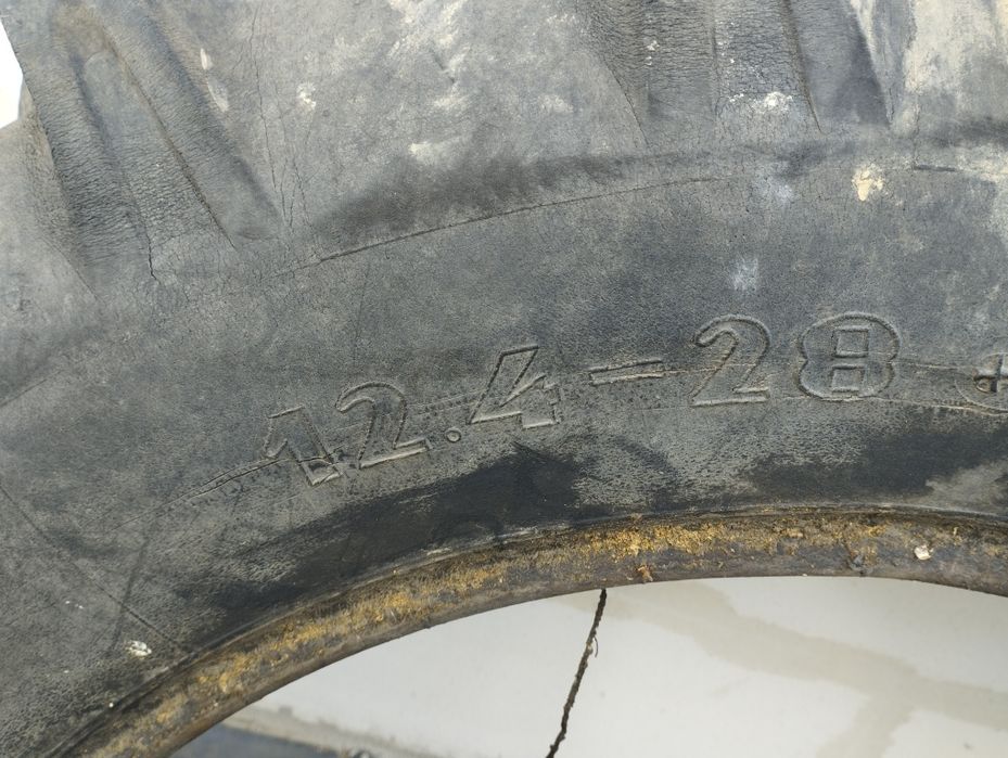 Opona rolnicza 12.4-28