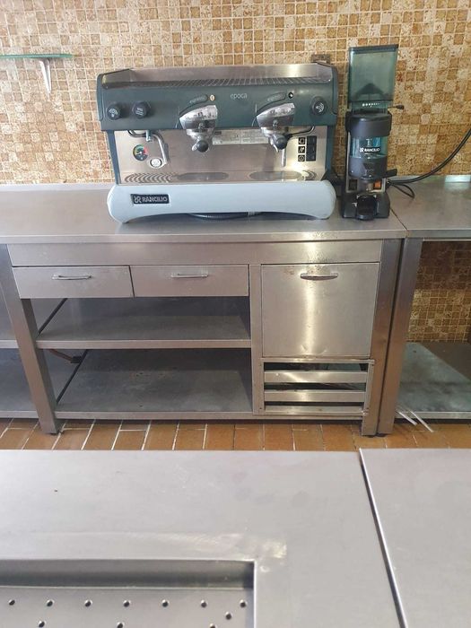 Máquina e moinho de café/pastelaria/restaurante