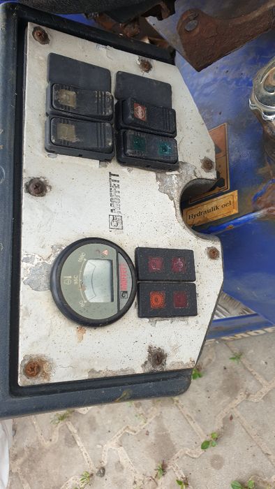 wózek paletowy MOFFETT podwieszany naczepowy 3x3 hydromotor silnik