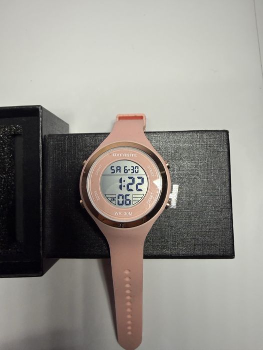 Стильний цифровий годинник OXFANITE (O-9001) — Новий!
