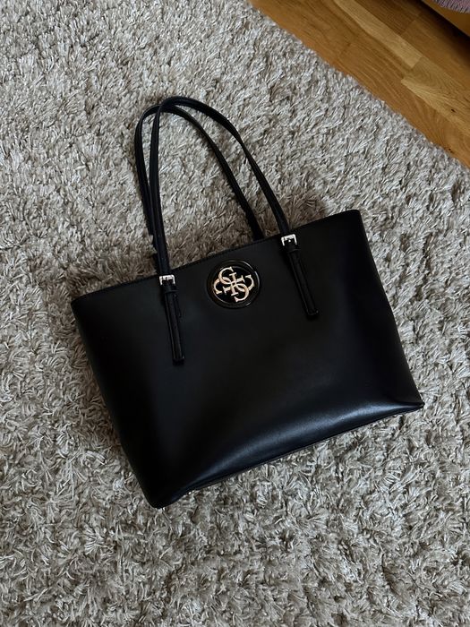 Класична сумка Guess