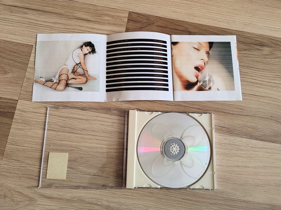 СD оригінальні , відомих виконавців.