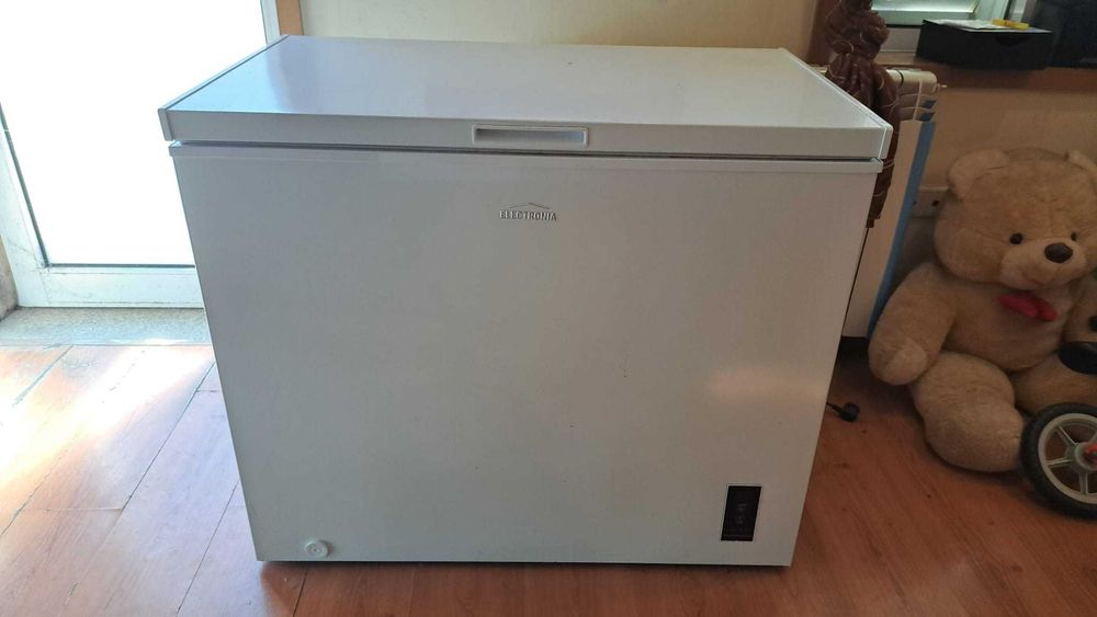 Vendo Arca Congeladora com pouco uso