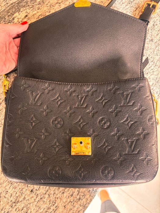 LV pochette metis