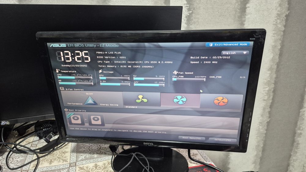 Компьютер Робочий системний блок та монітор