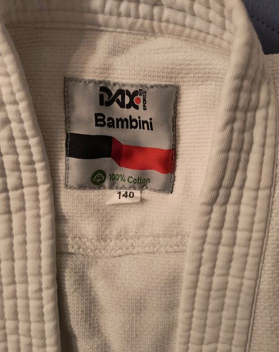 Grube kimono dla dzieci do aikido rozmiar 140 + gratis

140 + gratis